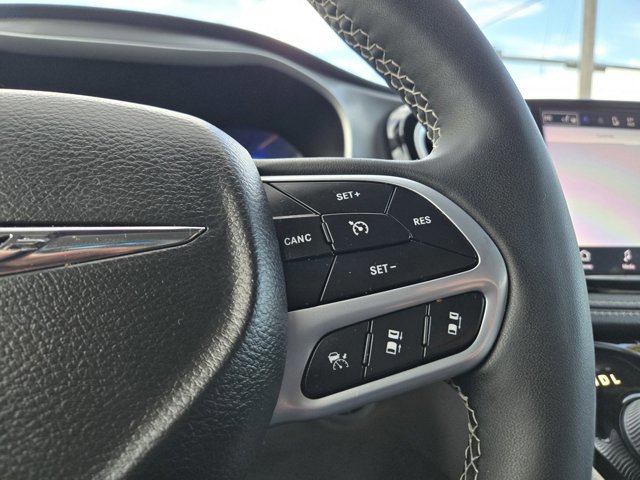 Used 2022 Chrysler Pacifica Touring-L image 20