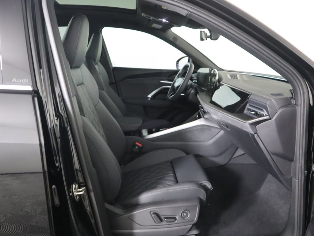 New 2025 Audi SQ5 Premium Plus image 22