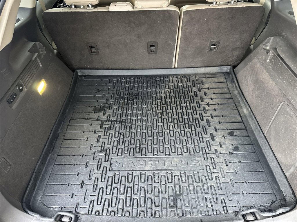 Certified 2022 Lincoln Nautilus FWD w/ Premium Package image 22