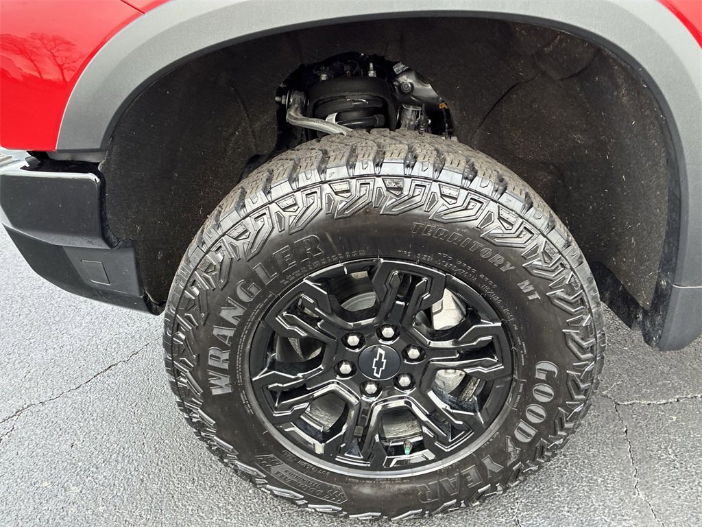Used 2025 Chevrolet Silverado 1500 ZR2 w/ Technology Package image 10