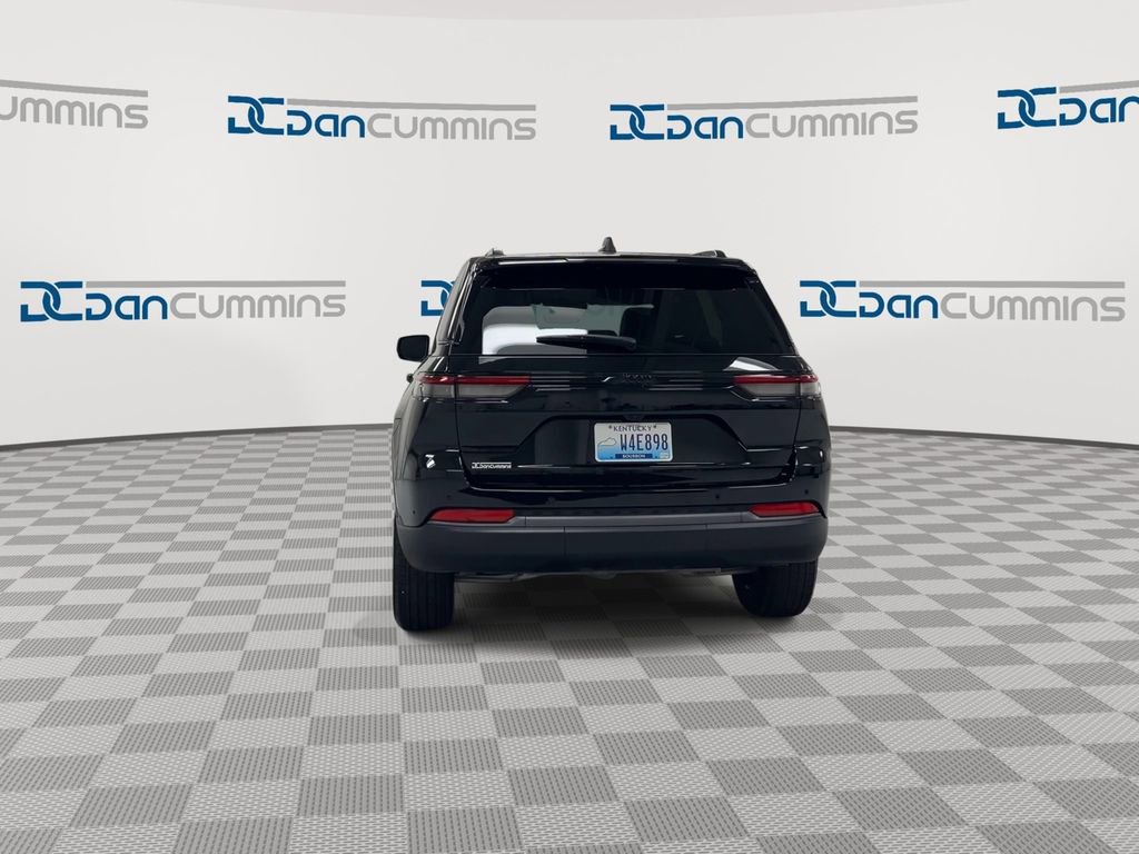 New 2026 Jeep Grand Cherokee Altitude RWD image 7