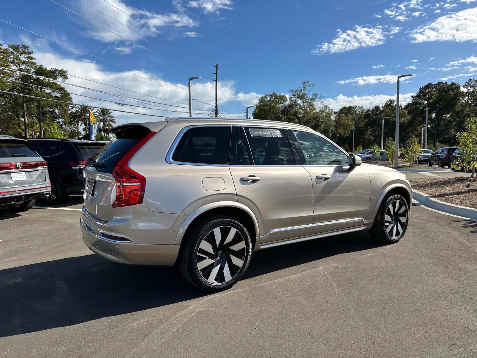 Certified 2024 Volvo XC90 T8 Plus w/ Protection Package Premier image 5