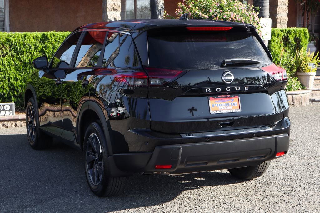 Used 2026 Nissan Rogue SV w/ Cold Weather Package image 6