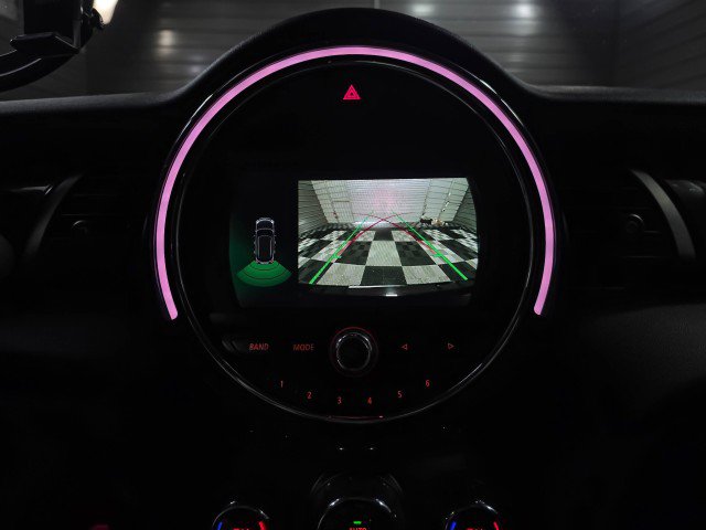 Used 2019 MINI Cooper 4-Door Hardtop image 28