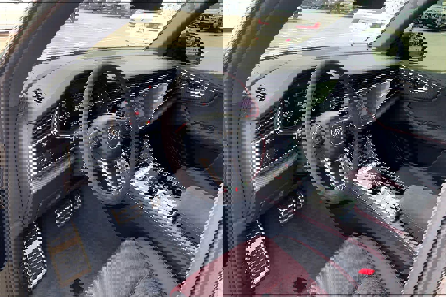 Used 2026 Audi RS Q8 performance image 17