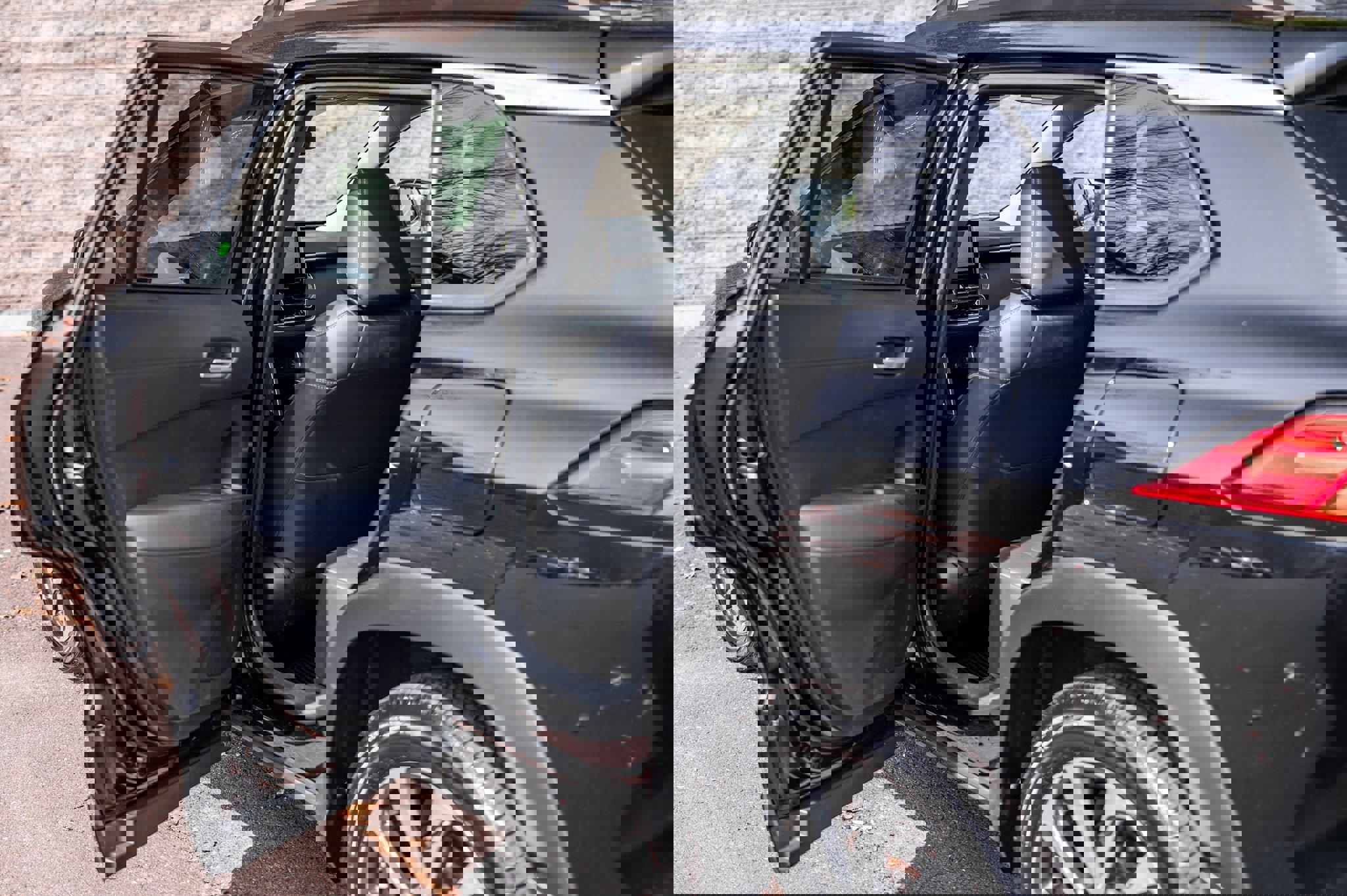 Used 2023 Toyota Corolla Cross XLE w/ Convenience Package image 20