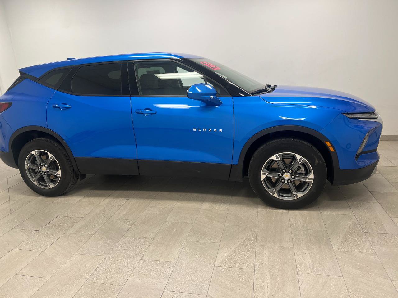 Used 2025 Chevrolet Blazer LT AWD/4WD image 15