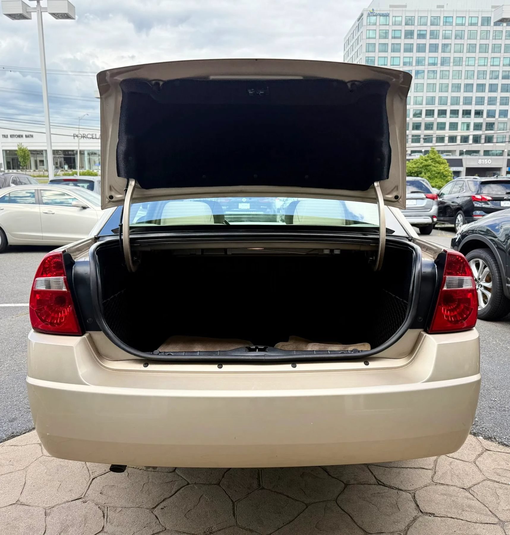Used 2004 Chevrolet Malibu LS w/ Preferred Equipment Group FWD image 35