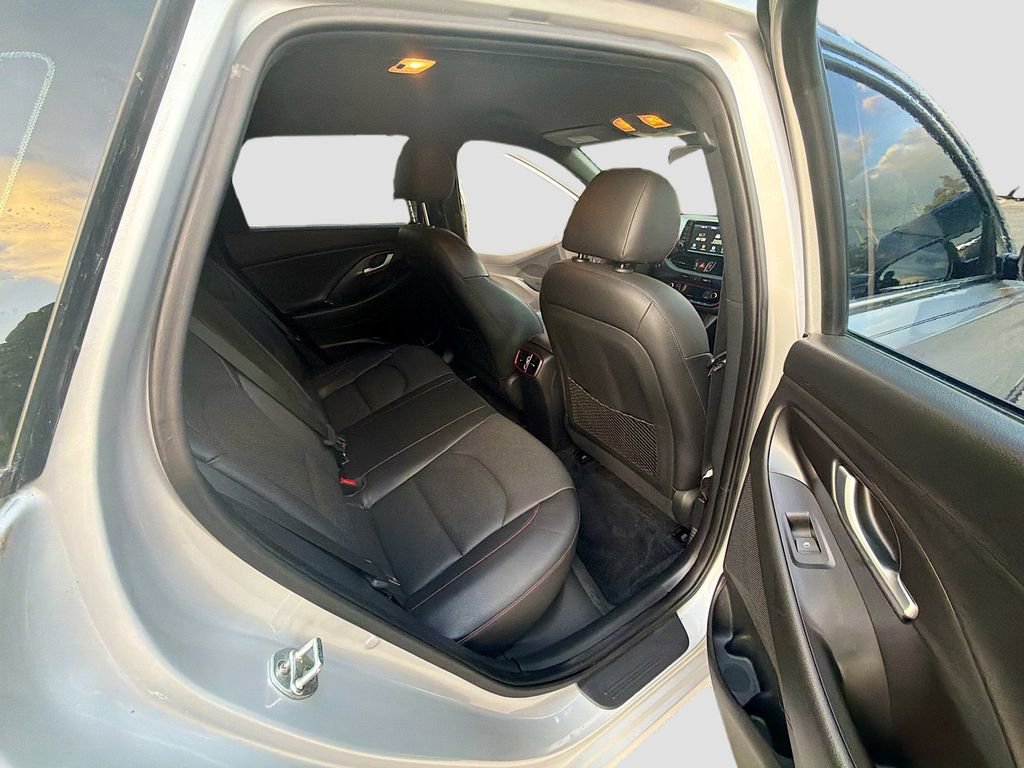 Used 2018 Hyundai Elantra GT Sport image 28