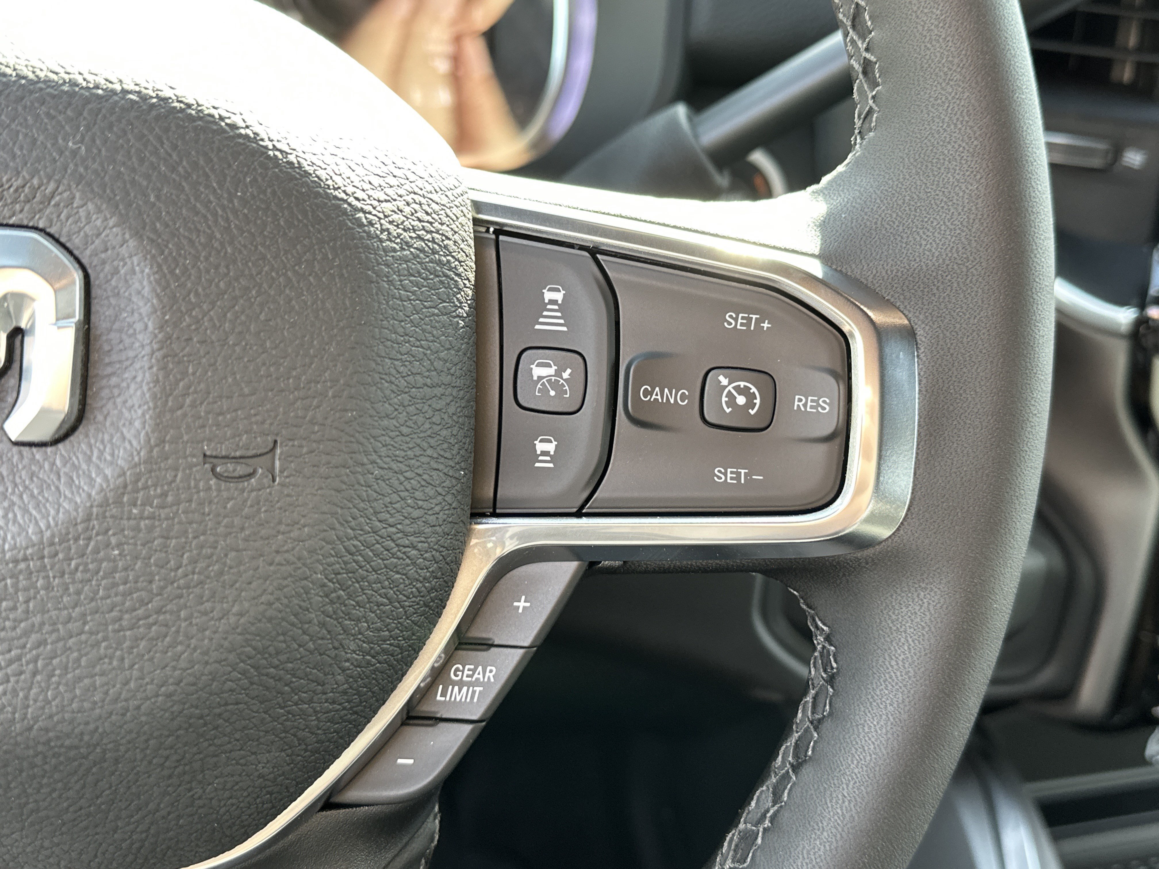 New 2026 RAM 3500 Laramie AWD/4WD image 19