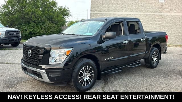 Used 2021 Nissan Titan SV w/ SV Convenience Package AWD/4WD image 3