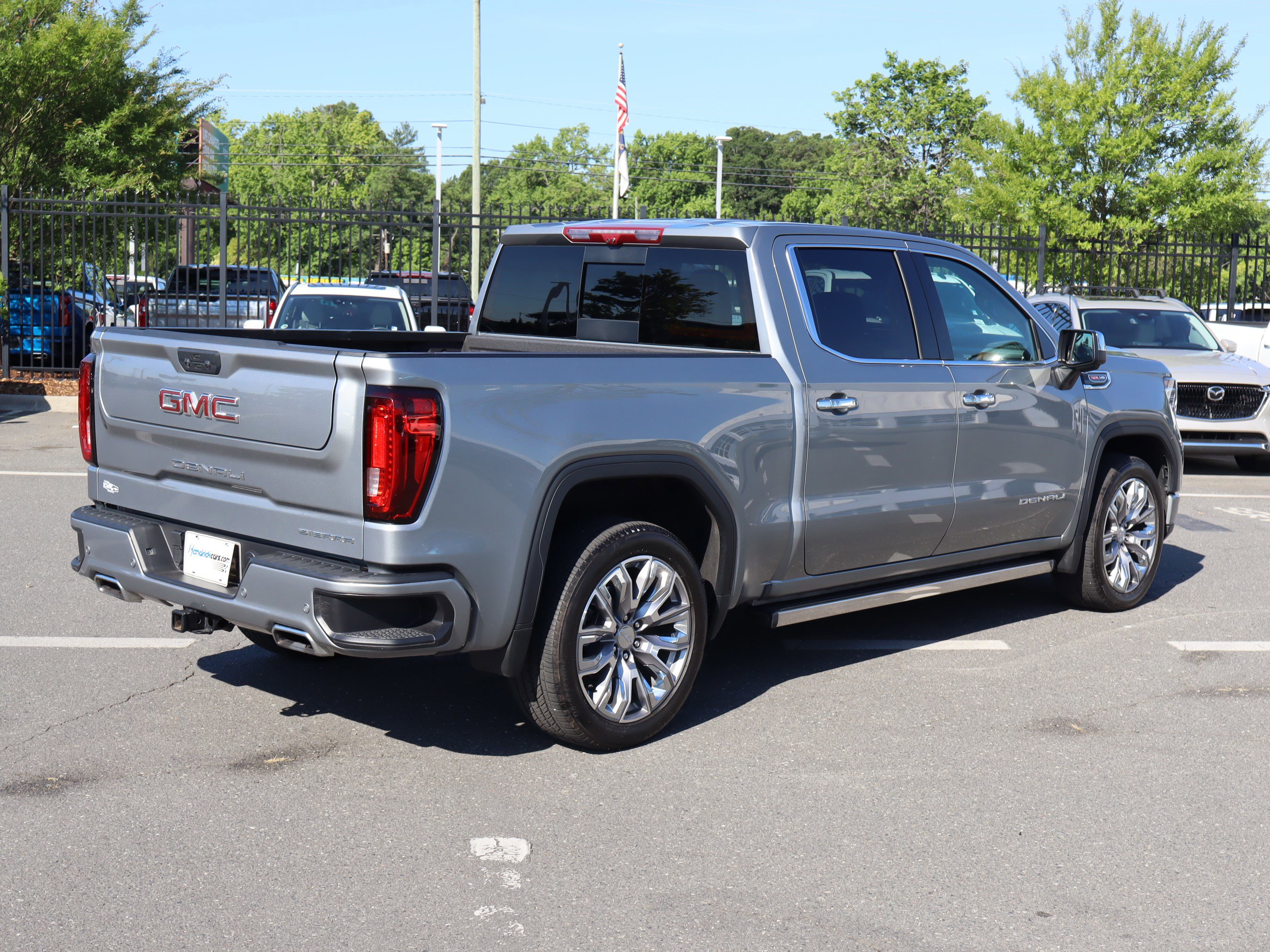 Used 2025 GMC Sierra 1500 Denali w/ Denali Reserve Package AWD/4WD image 10