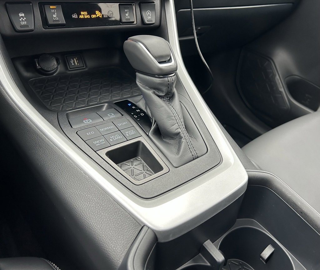 Certified 2025 Toyota RAV4 XLE Premium image 21