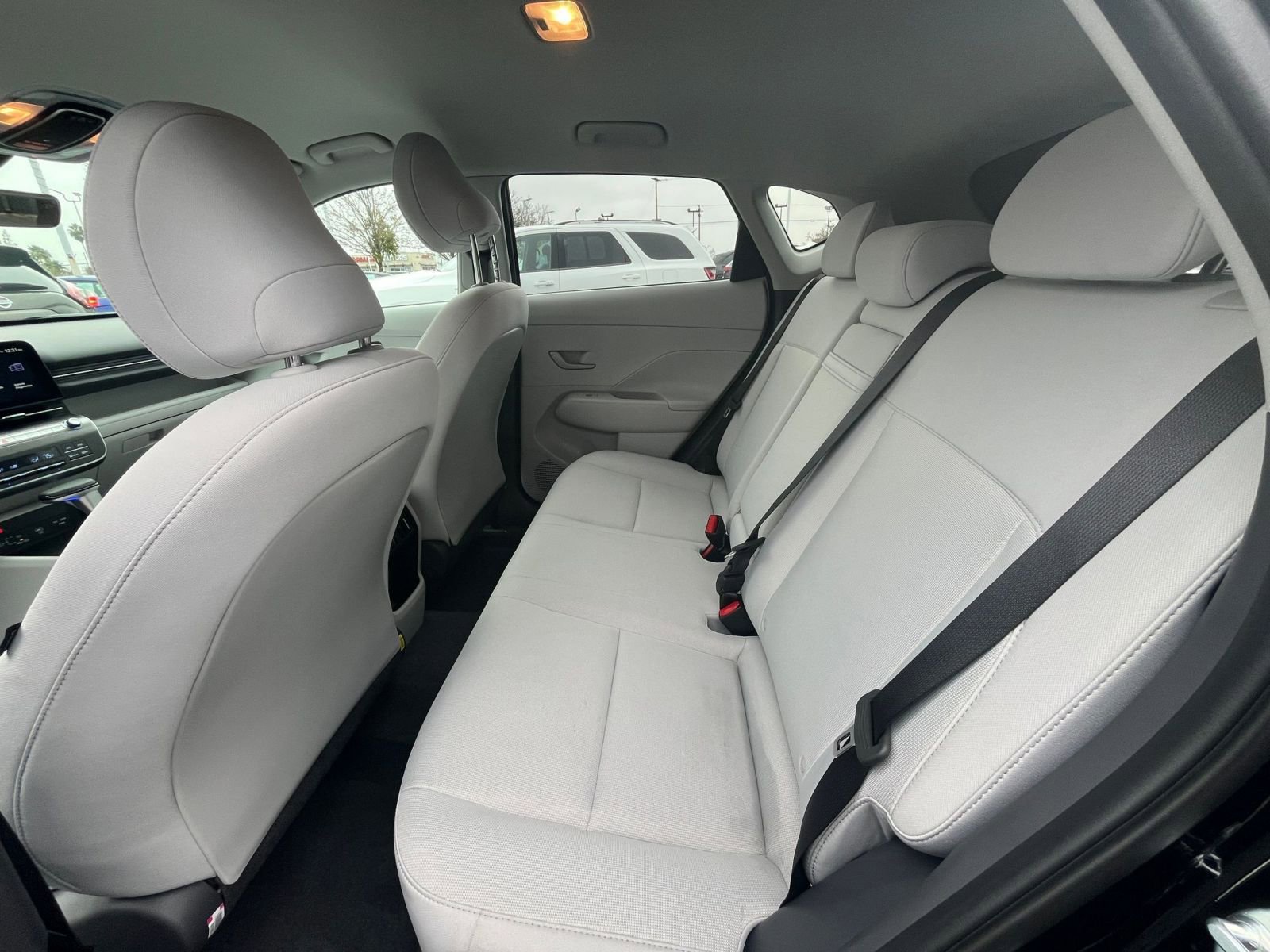 Used 2025 Hyundai Kona SEL image 25