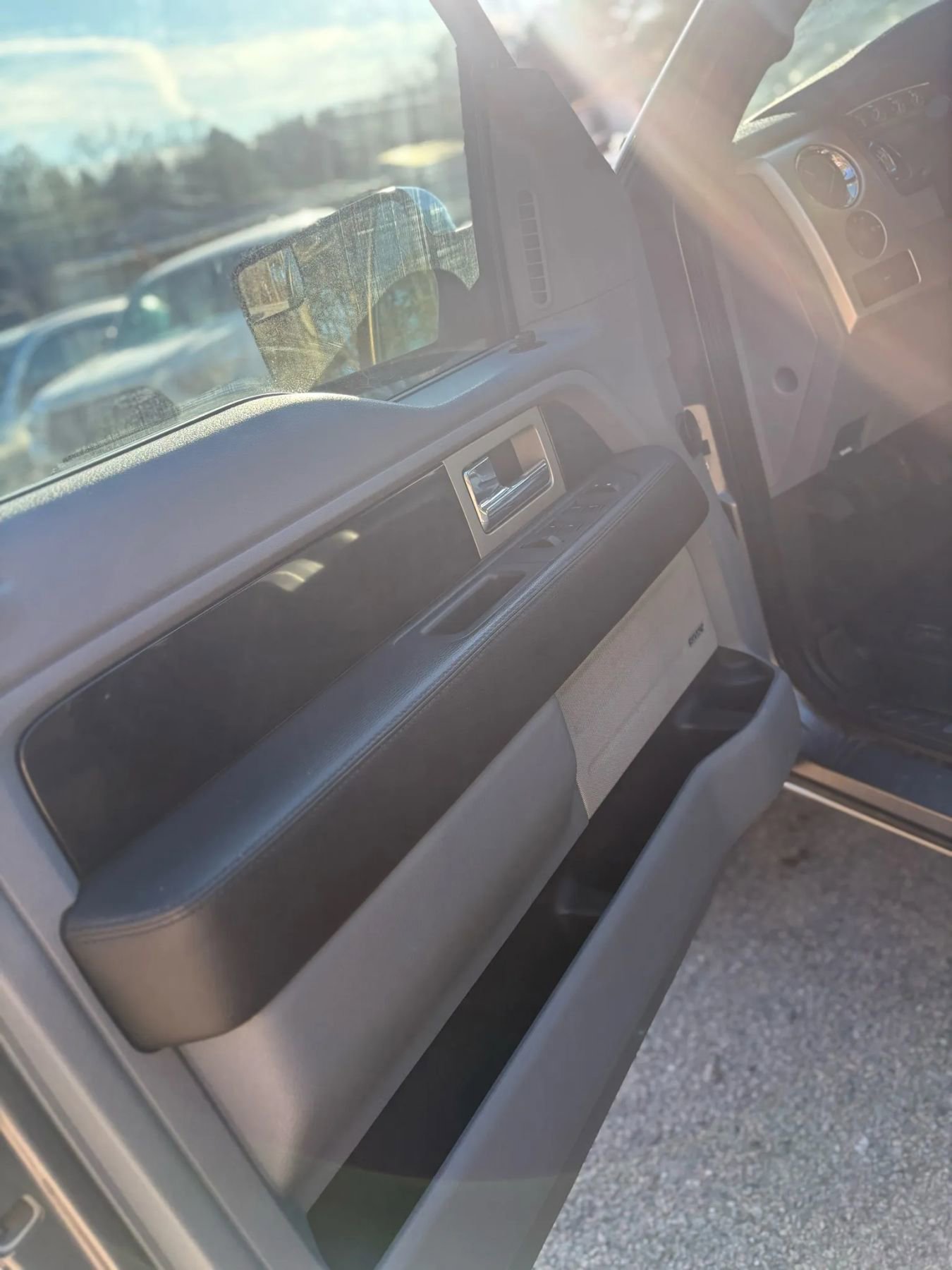 Used 2012 Ford F150 Platinum image 46