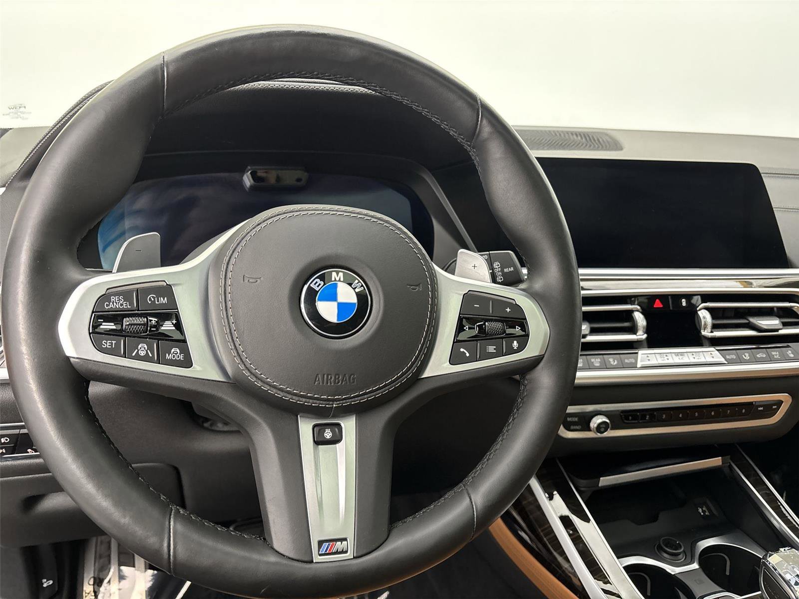 Used 2021 BMW X7 M50i AWD/4WD image 22