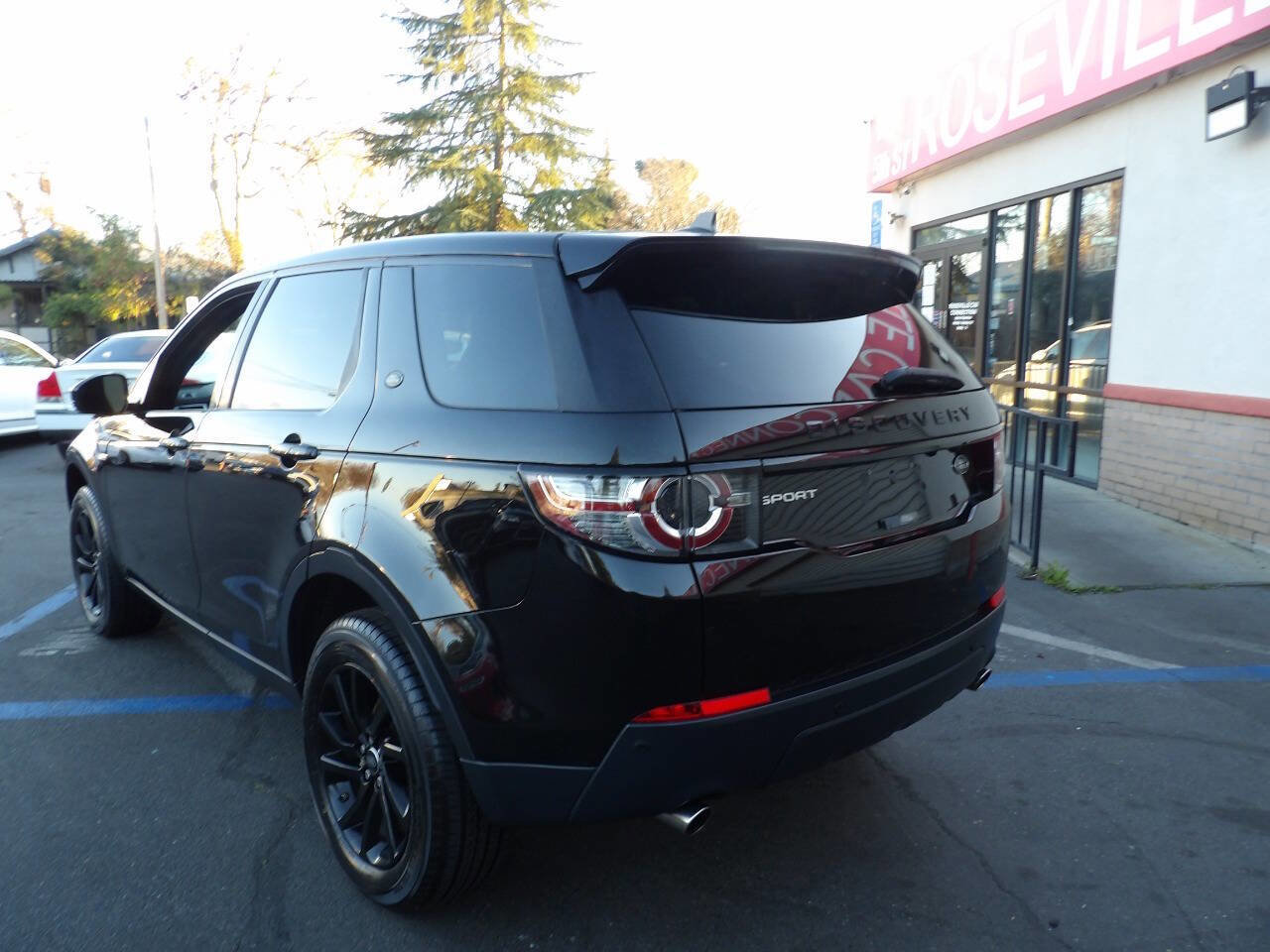 Used 2016 Land Rover Discovery Sport HSE image 3