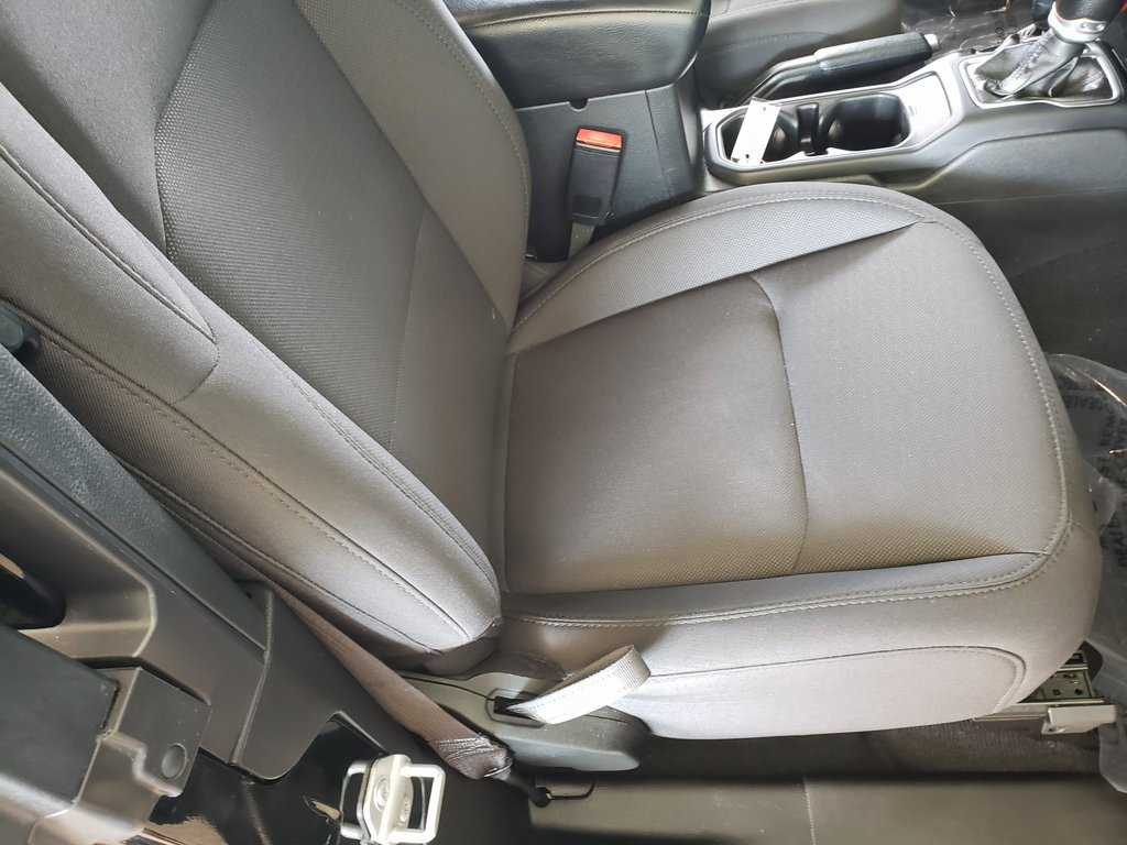 Used 2023 Jeep Wrangler Sport S image 14