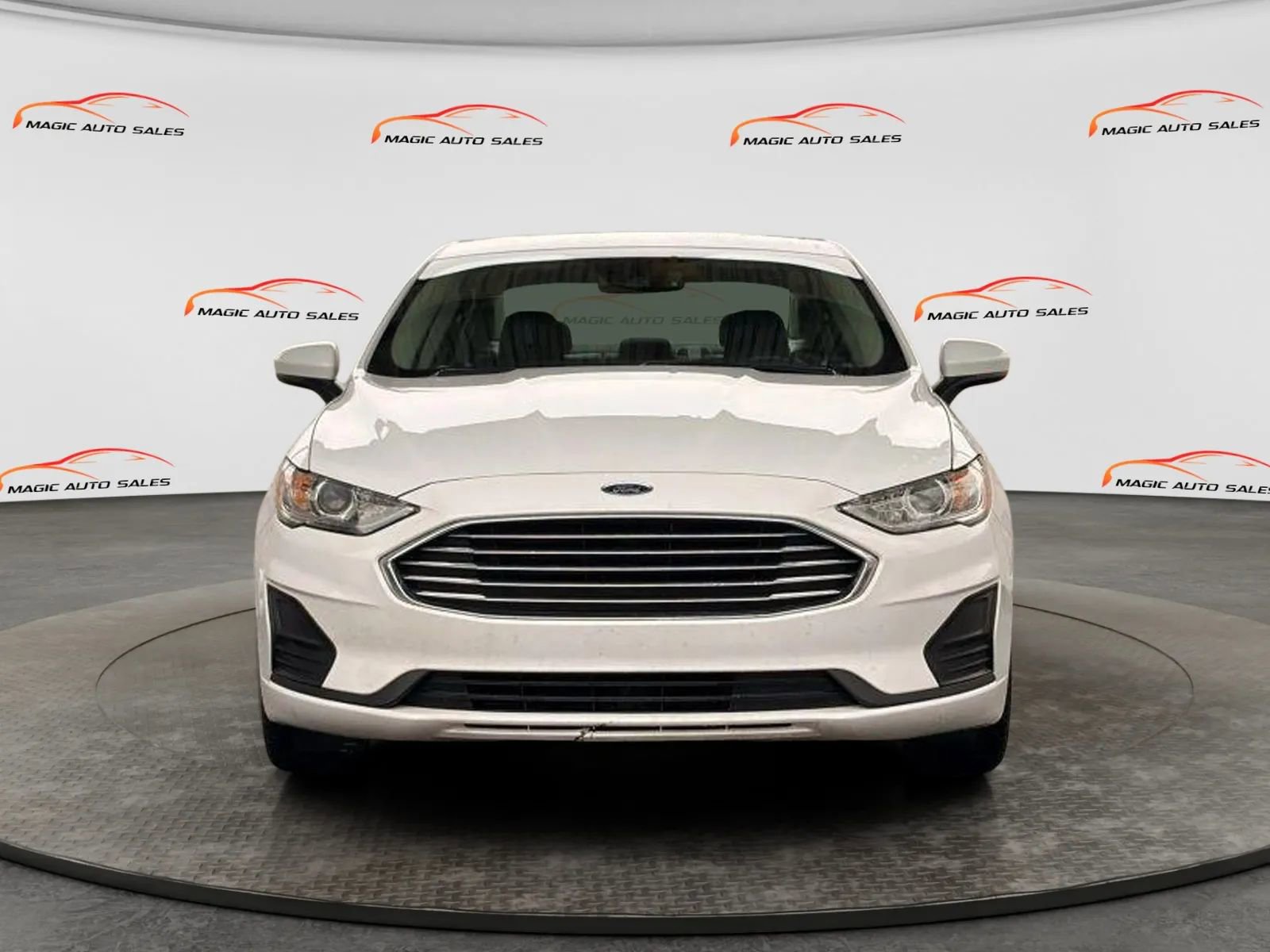 Used 2020 Ford Fusion SE image 3