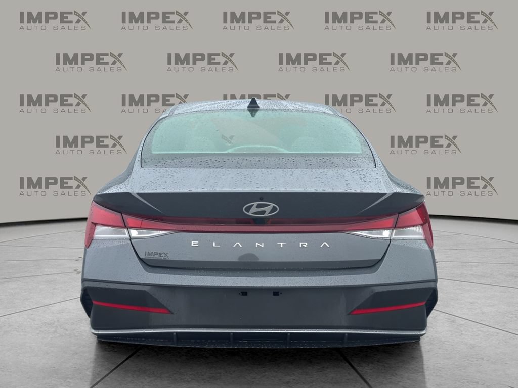 Used 2024 Hyundai Elantra SEL FWD image 4