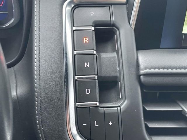 Used 2023 Chevrolet Suburban LT image 16