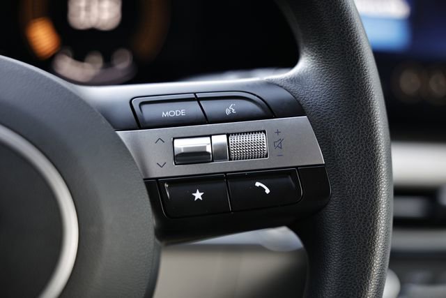 Certified 2025 Hyundai Tucson SE FWD image 33