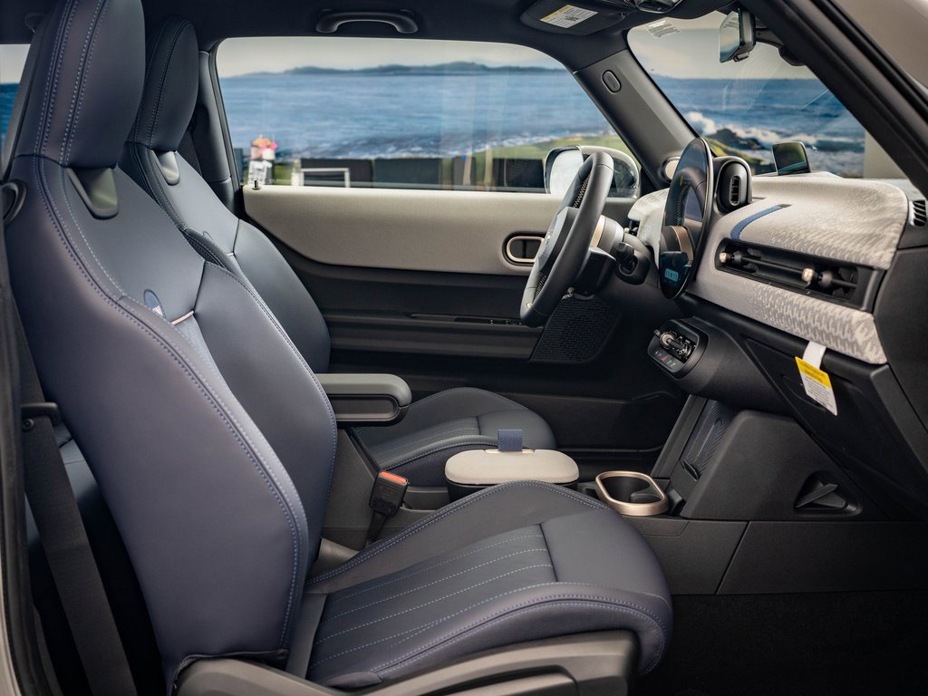 Certified 2025 MINI Cooper S image 36