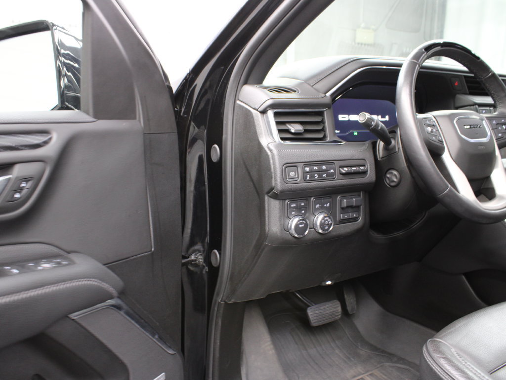 Used 2023 GMC Yukon XL Denali w/ Advanced Technology Package AWD/4WD image 64