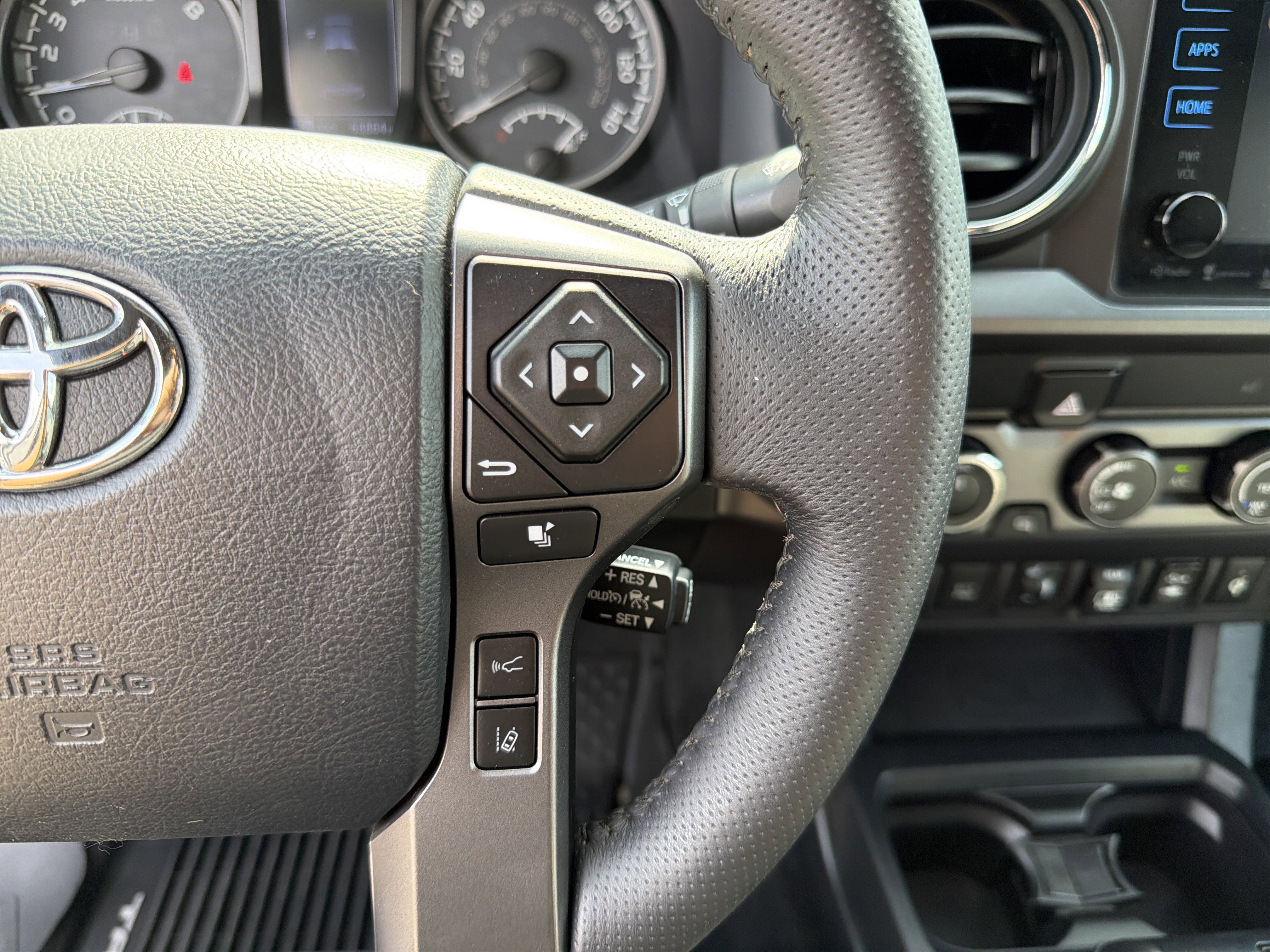 Used 2019 Toyota Tacoma TRD Sport image 11