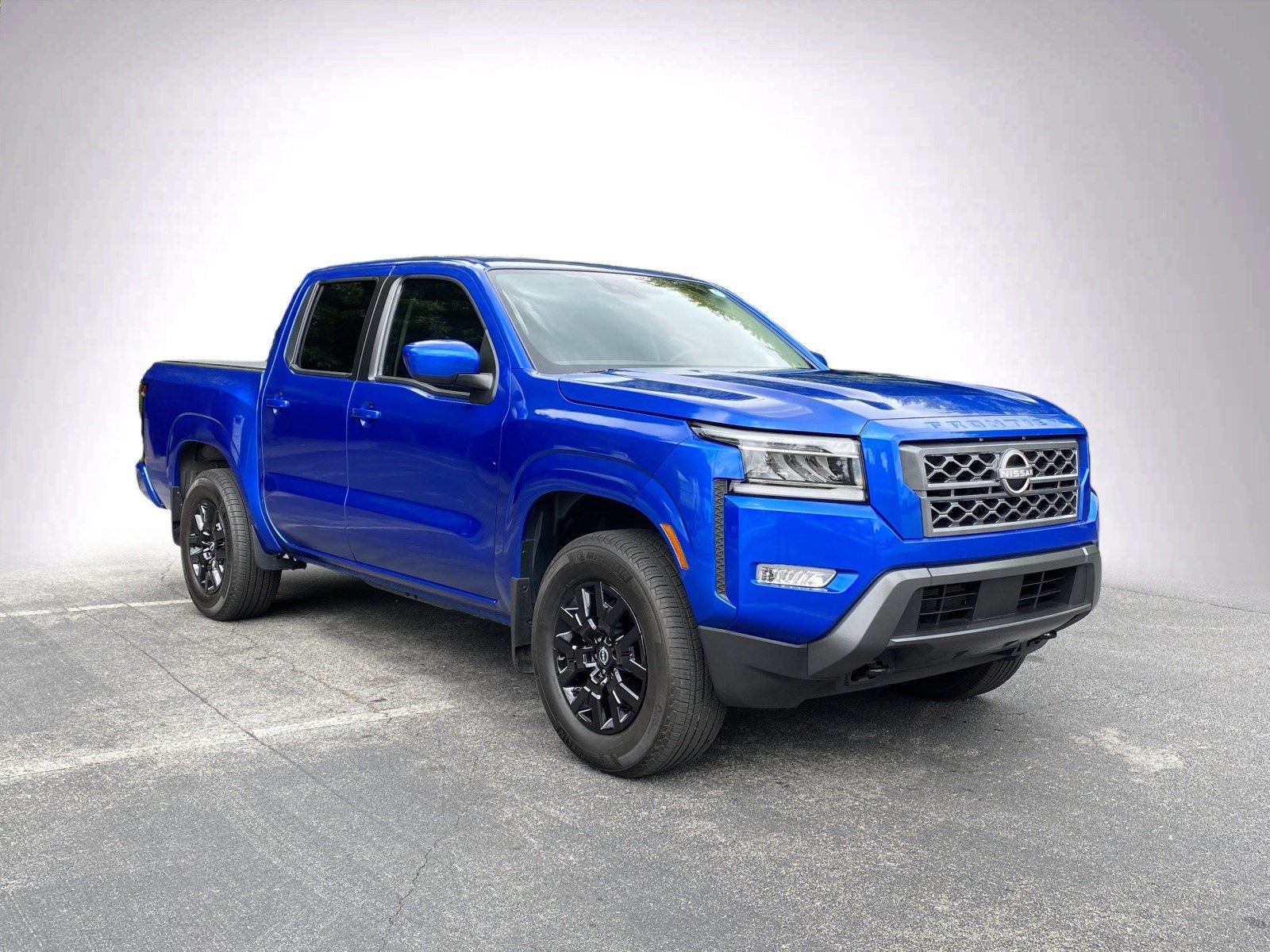 Used 2024 Nissan Frontier SL w/ Technology Package AWD/4WD image 2