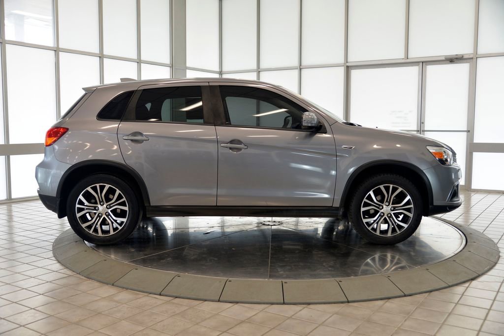 Used 2018 Mitsubishi Outlander Sport ES FWD image 9