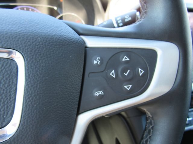 Used 2023 GMC Acadia SLT w/ Technology Package AWD/4WD image 18