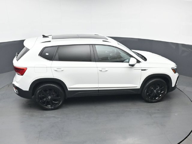 Used 2022 Volkswagen Taos SE w/ Panoramic Sunroof Package AWD/4WD image 38