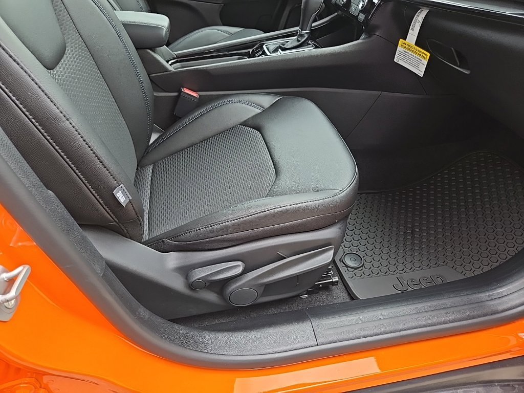 New 2026 Jeep Compass Latitude AWD/4WD image 68