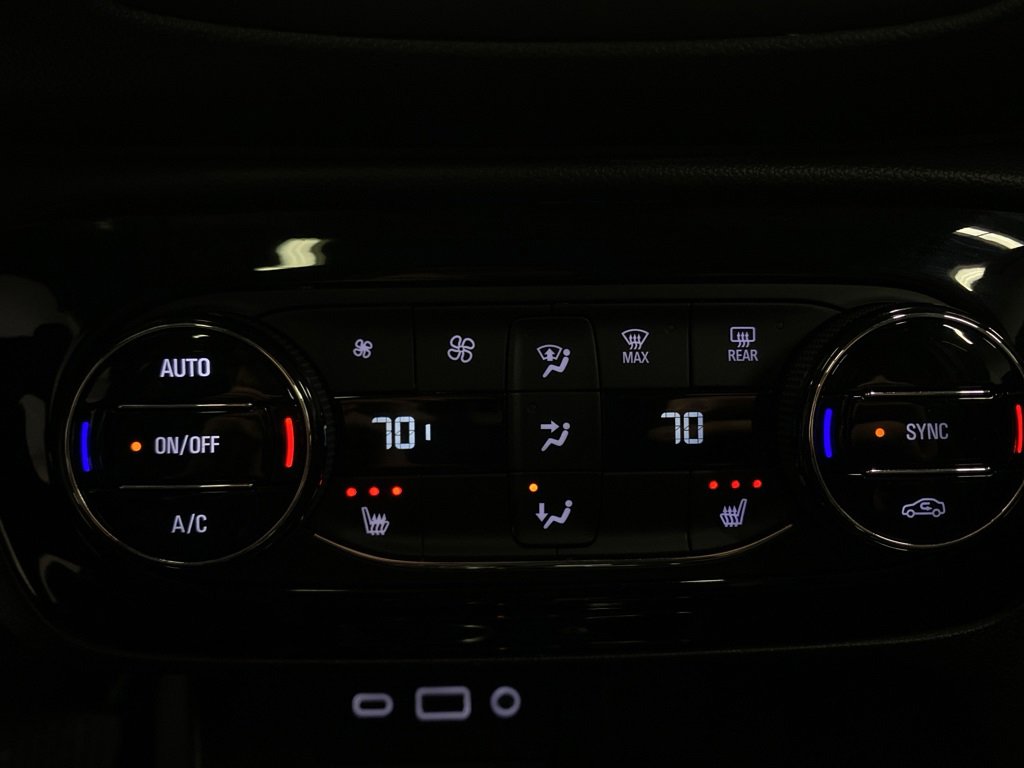 Used 2021 Buick Encore GX Essence w/ Experience Buick Package image 30