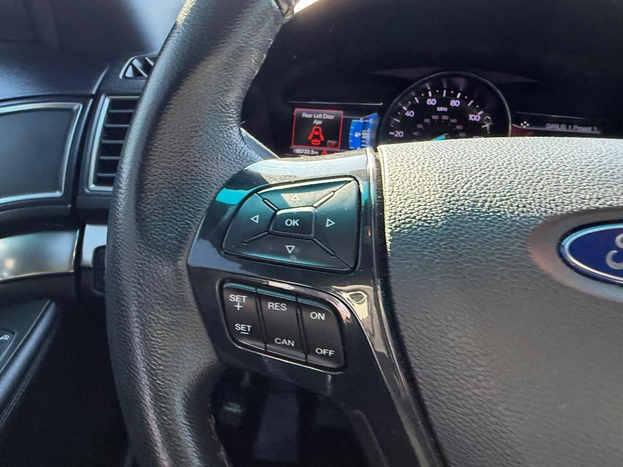 Used 2018 Ford Explorer XLT w/ Equipment Group 201A image 15