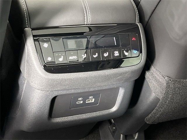 Certified 2025 INFINITI QX60 Luxe w/ Lighting Package (N94) image 19