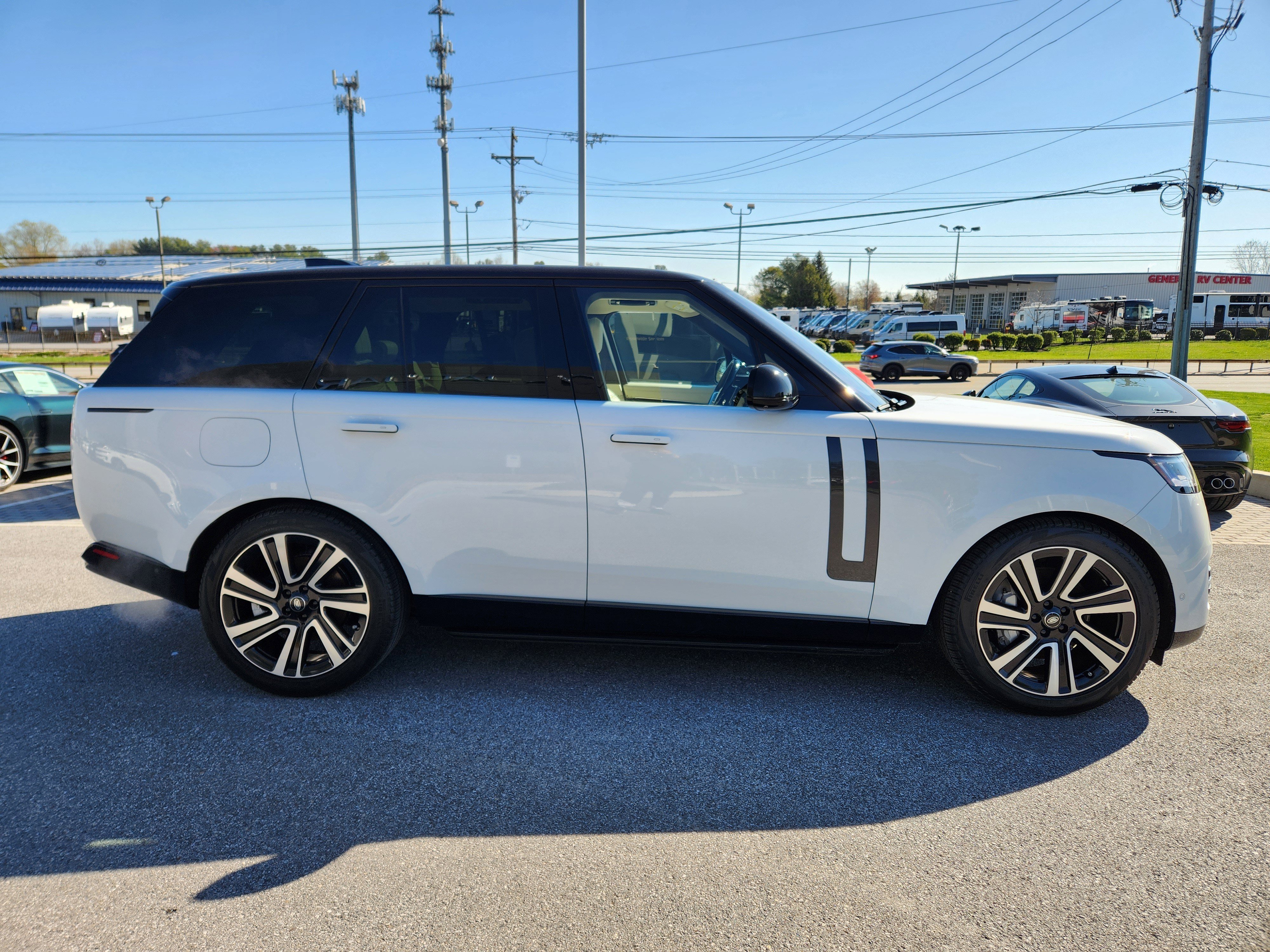 Certified 2023 Land Rover Range Rover SE AWD/4WD image 6