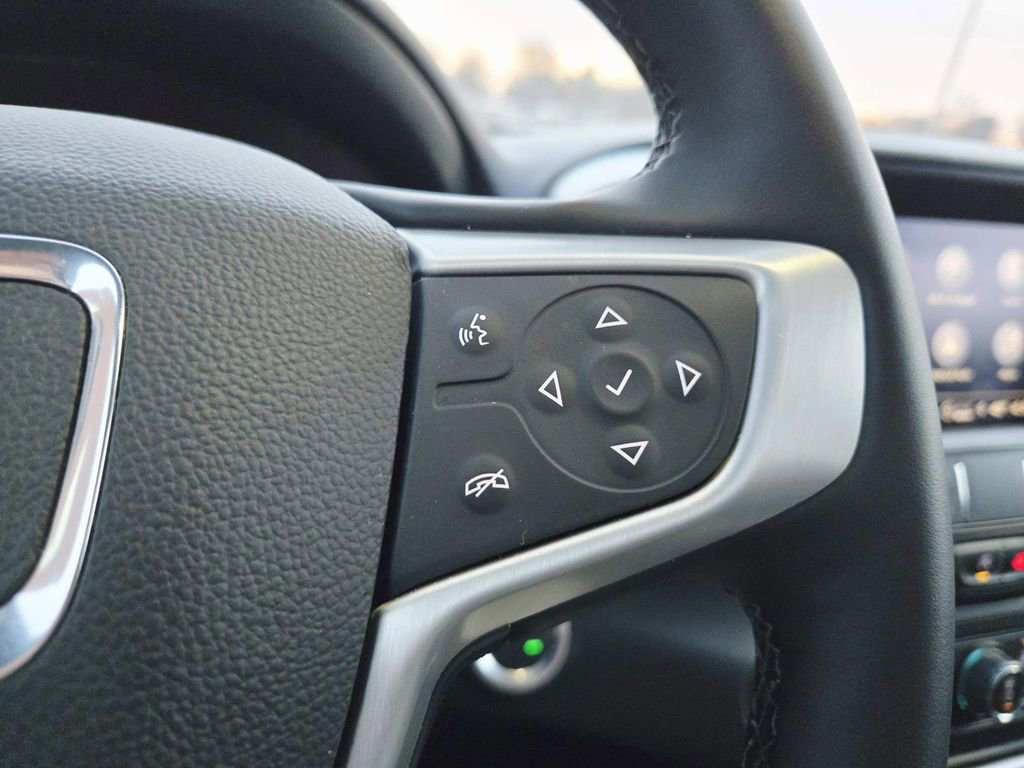 Used 2024 GMC Terrain SLT image 21