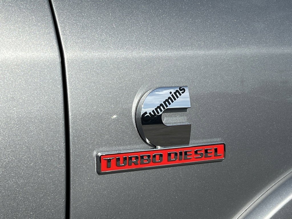 Used 2022 RAM 2500 Laramie w/ Body Color Bumper Group image 17