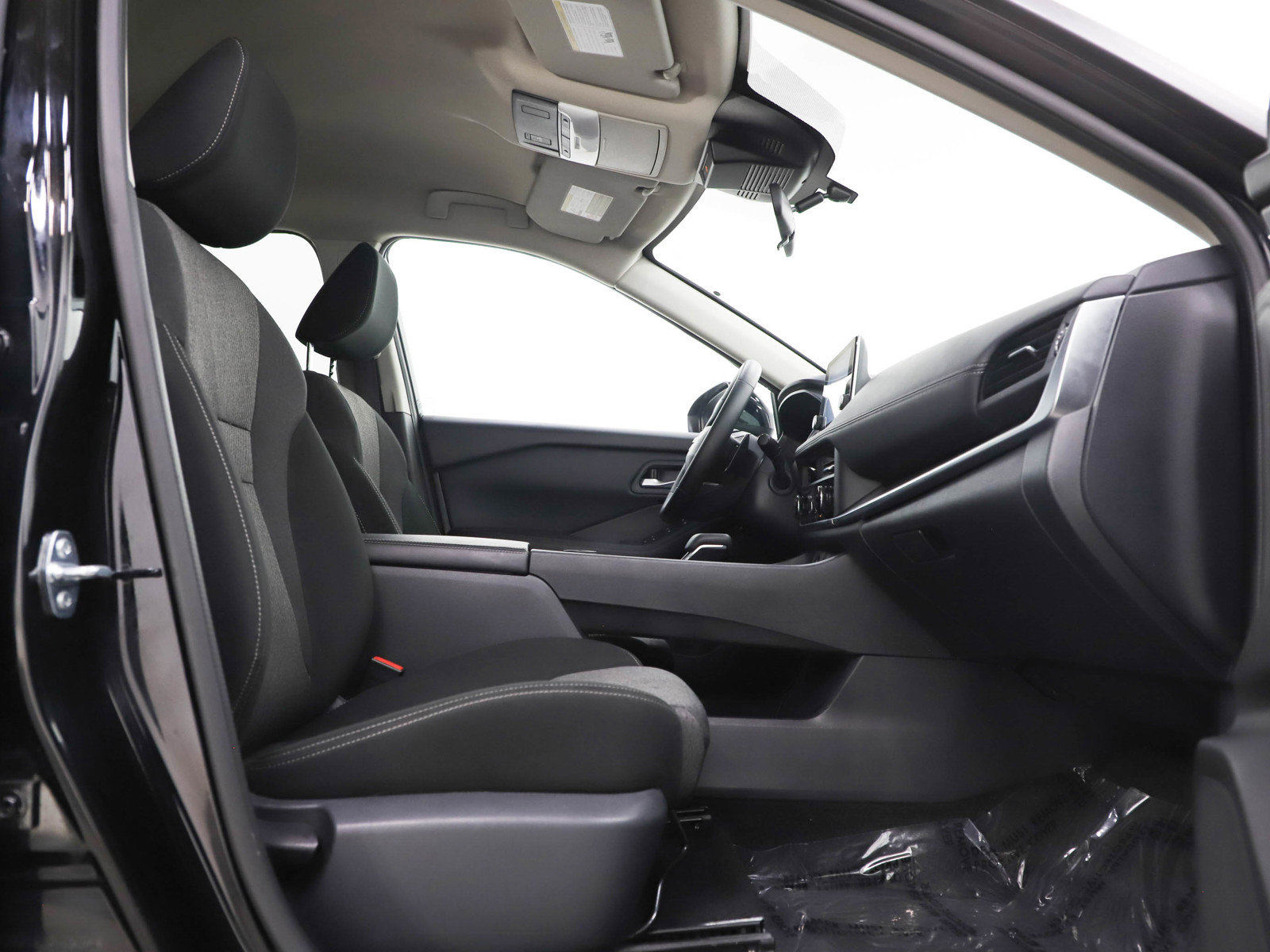 Used 2025 Nissan Rogue SV image 11