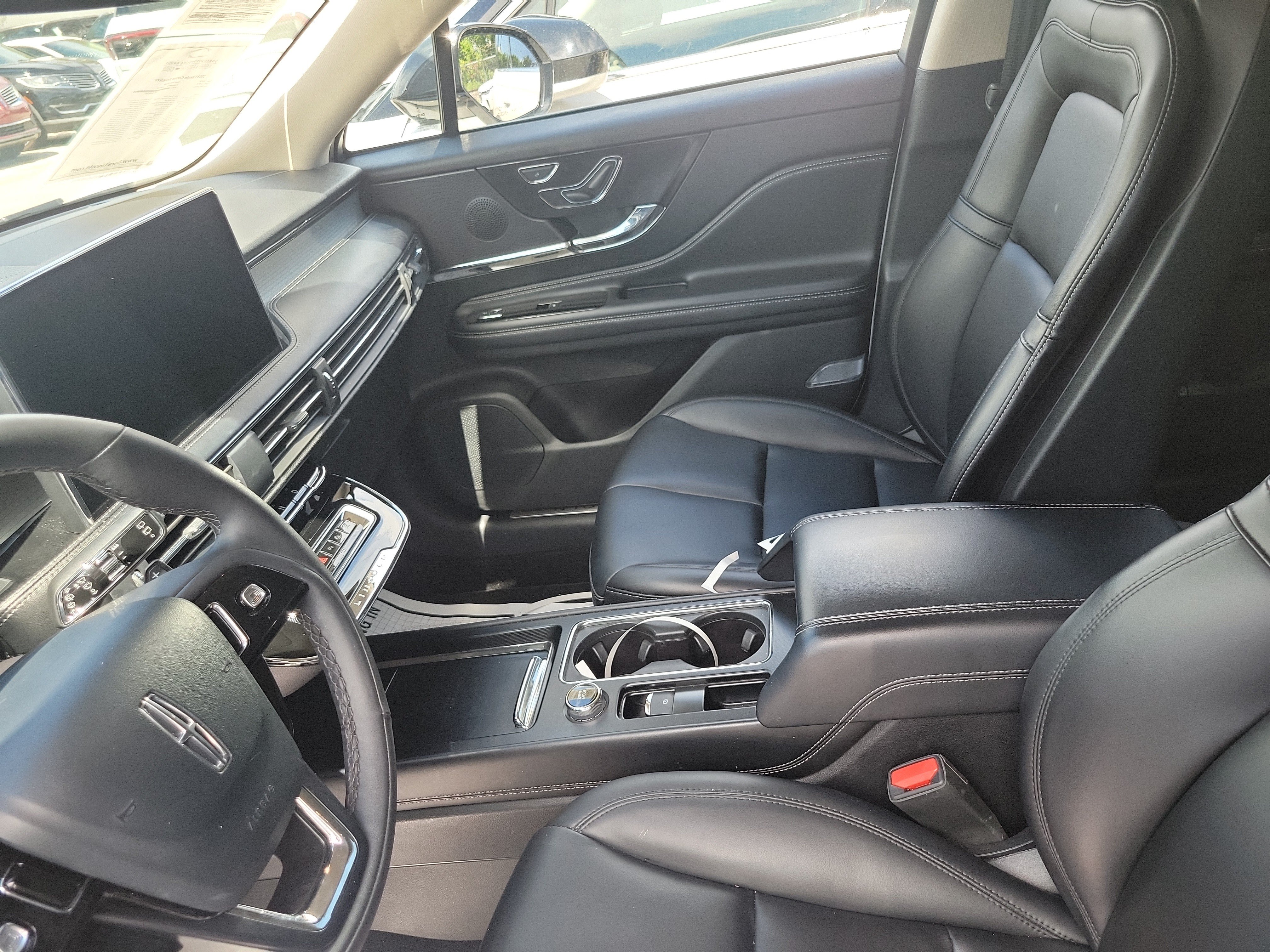 Used 2024 Lincoln Corsair FWD image 12