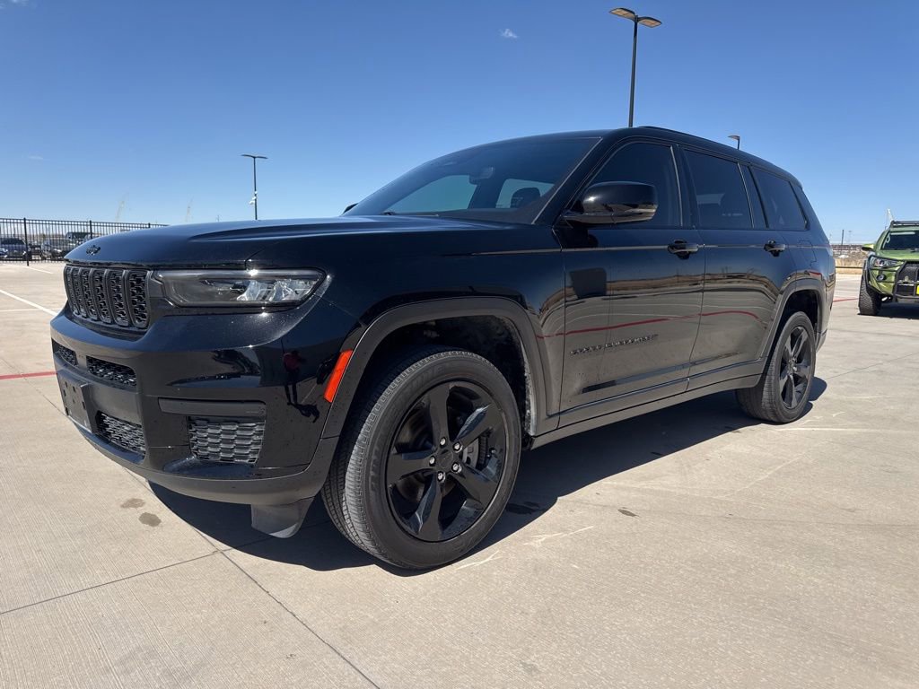Used 2023 Jeep Grand Cherokee L Laredo image 1