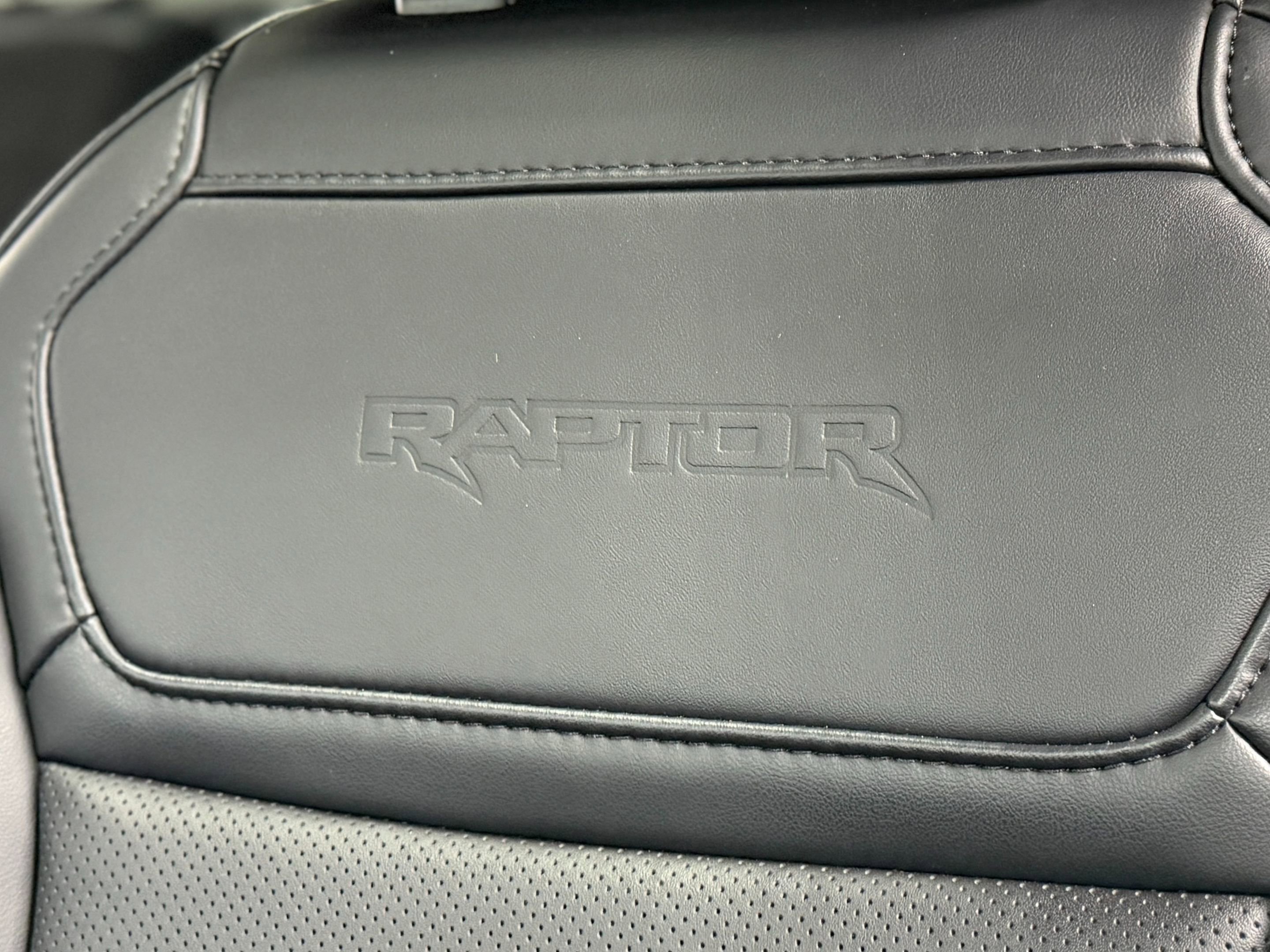 Used 2025 Ford F150 Raptor AWD/4WD image 17