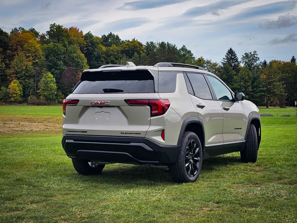 New 2027 GMC Terrain Elevation w/ Elevation Premium Package AWD/4WD image 3
