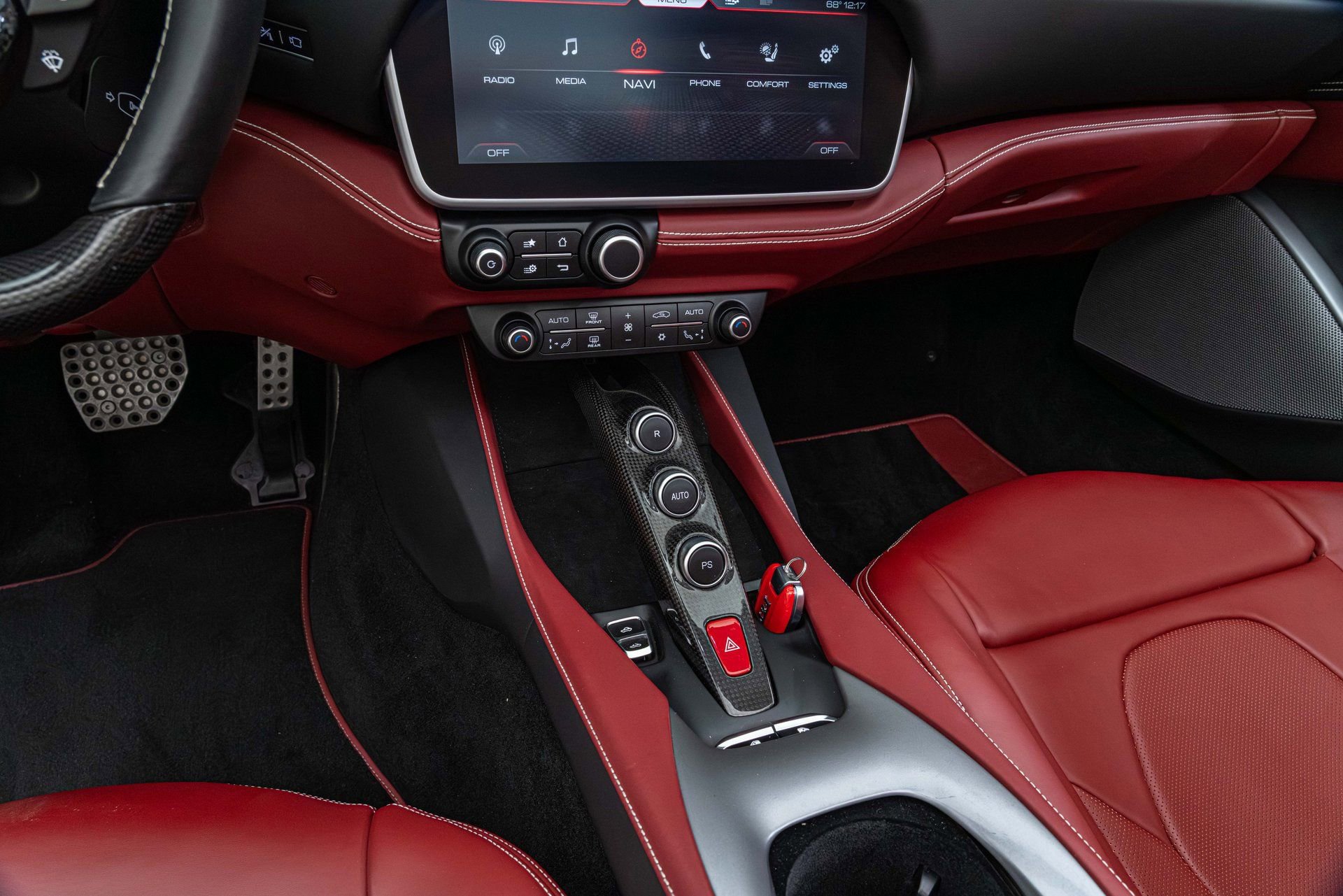 Certified 2020 Ferrari Portofino RWD image 6