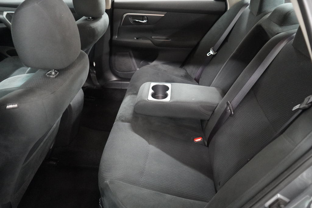 Used 2015 Nissan Altima 2.5 SV FWD image 18
