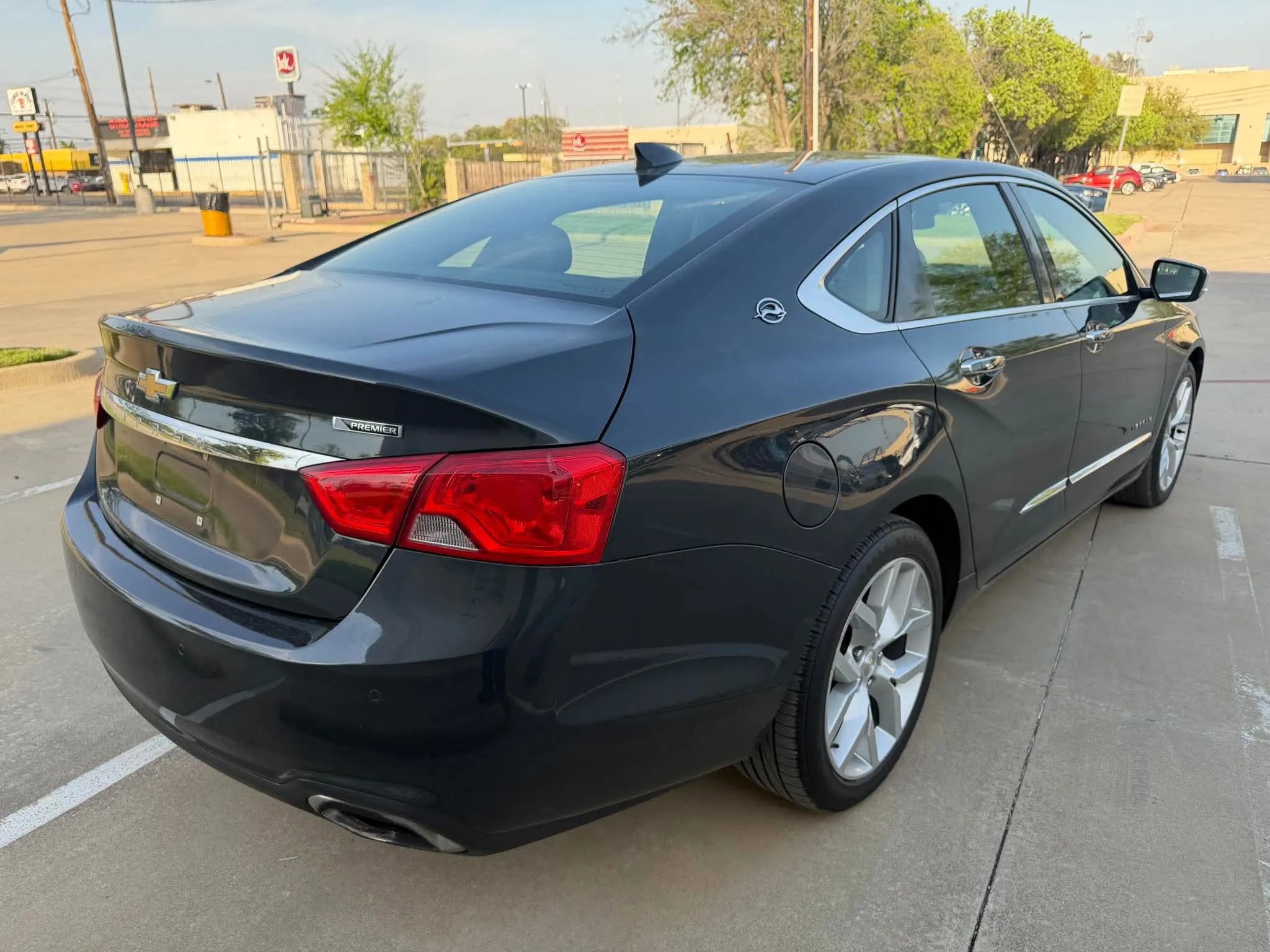 Used 2018 Chevrolet Impala Premier FWD image 5