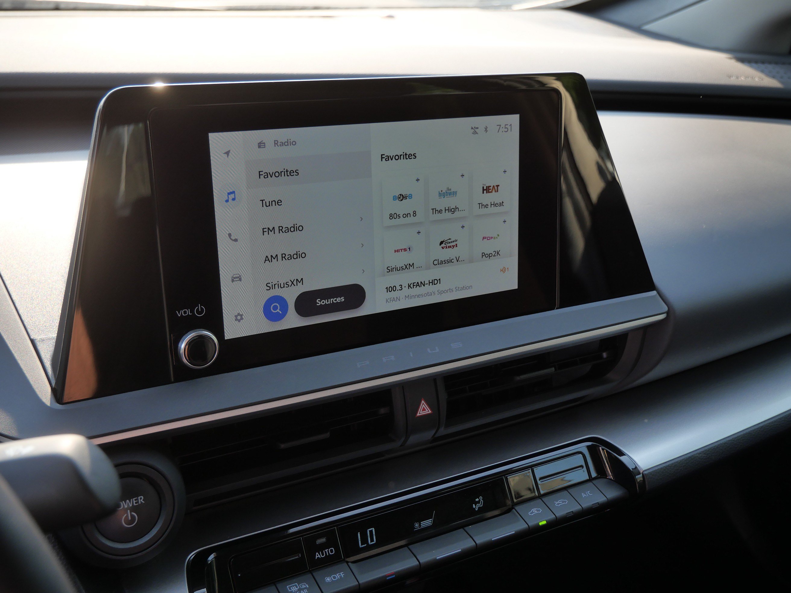 Certified 2025 Toyota Prius LE FWD image 23