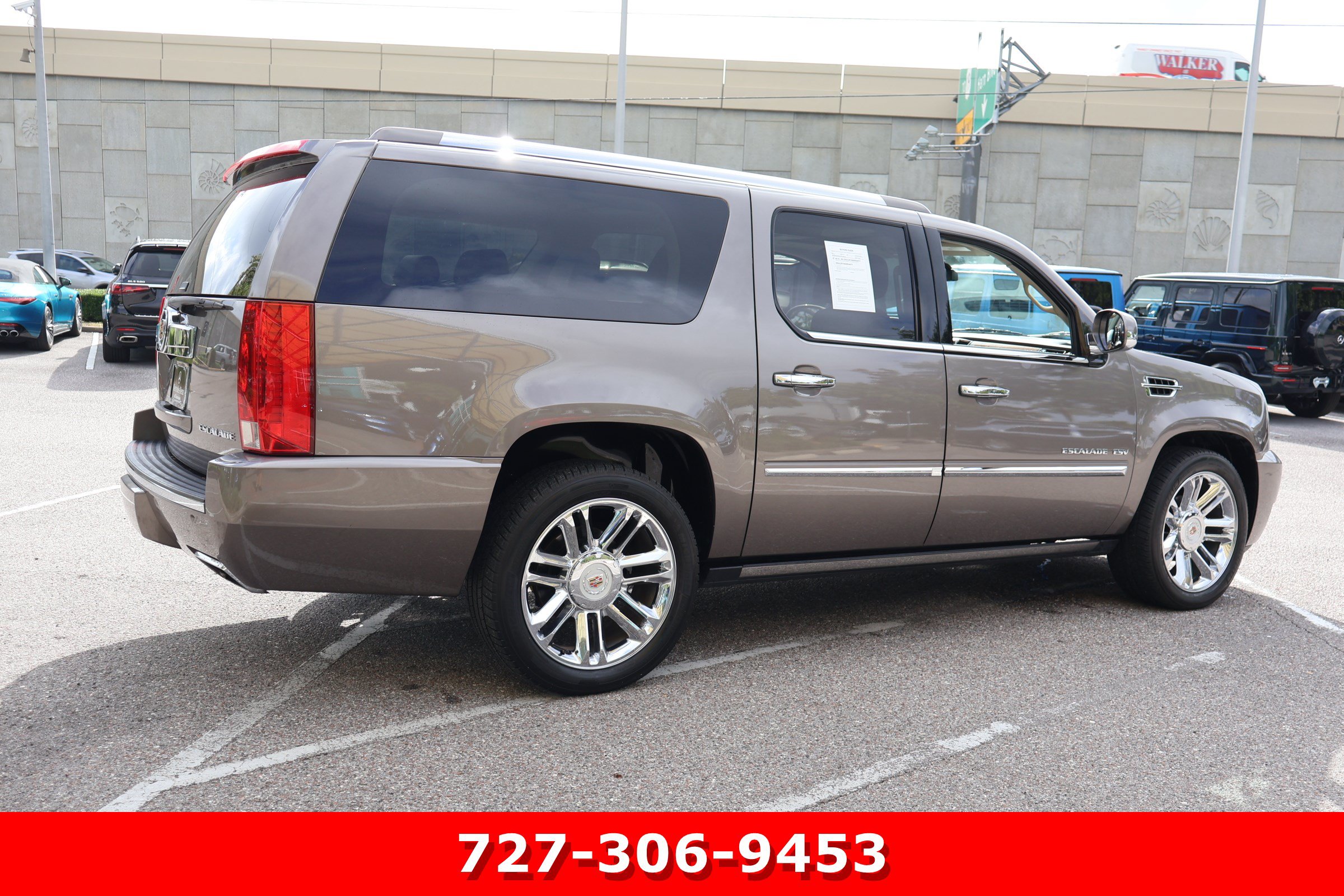 Used 2013 Cadillac Escalade ESV Platinum RWD image 10